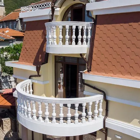 Къща За Гости Angelovi Veliko Tŭrnovo Exterior photo